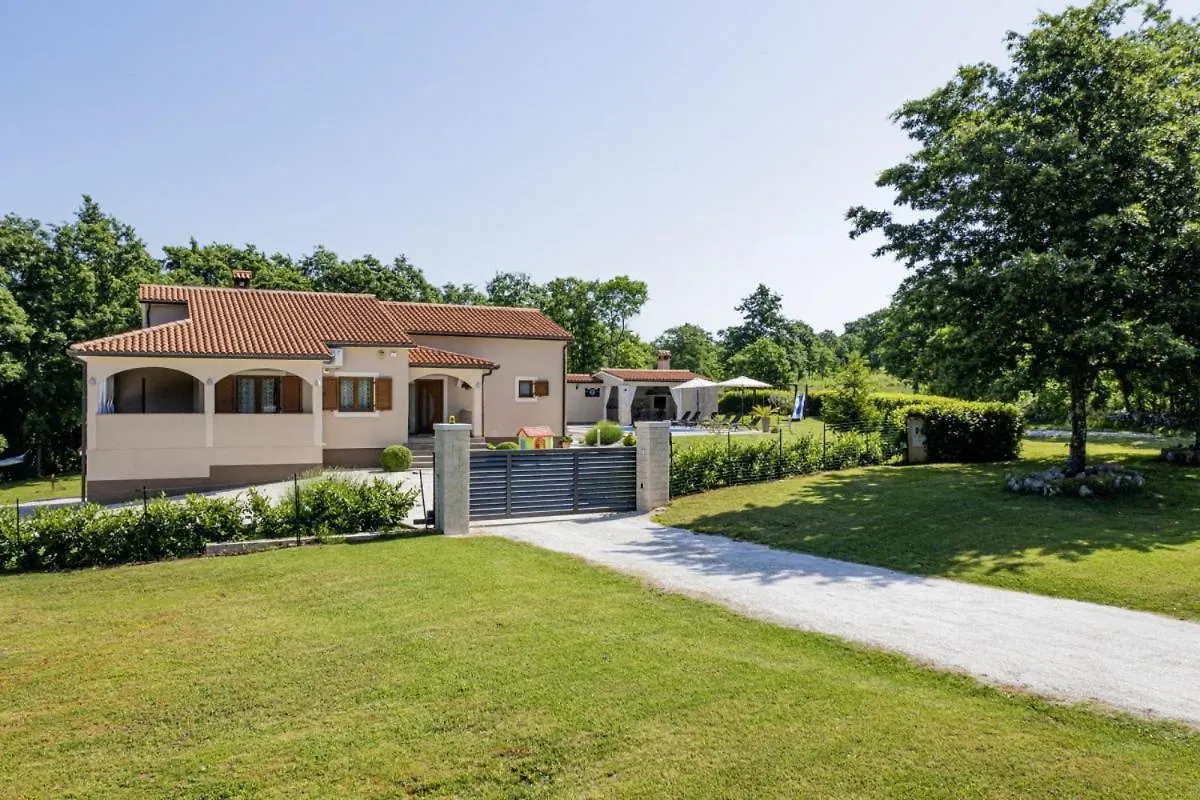 Villa Bozac In Cukrici - Haus Fuer 6 Personen Svetvinčenat