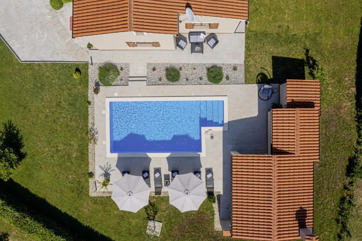 Villa Bozac In Cukrici - Haus Fuer 6 Personen Svetvinčenat