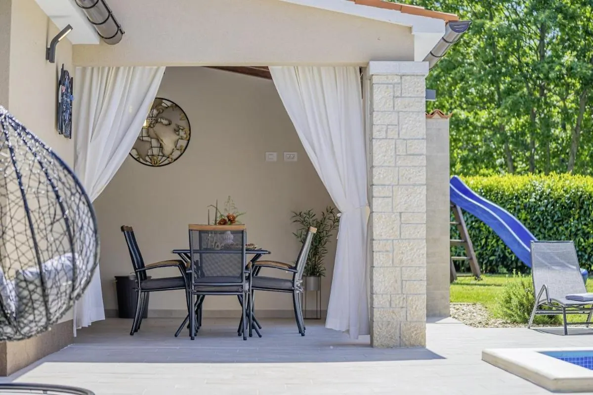 Villa Bozac In Cukrici - Haus Fuer 6 Personen Svetvinčenat Kroatië