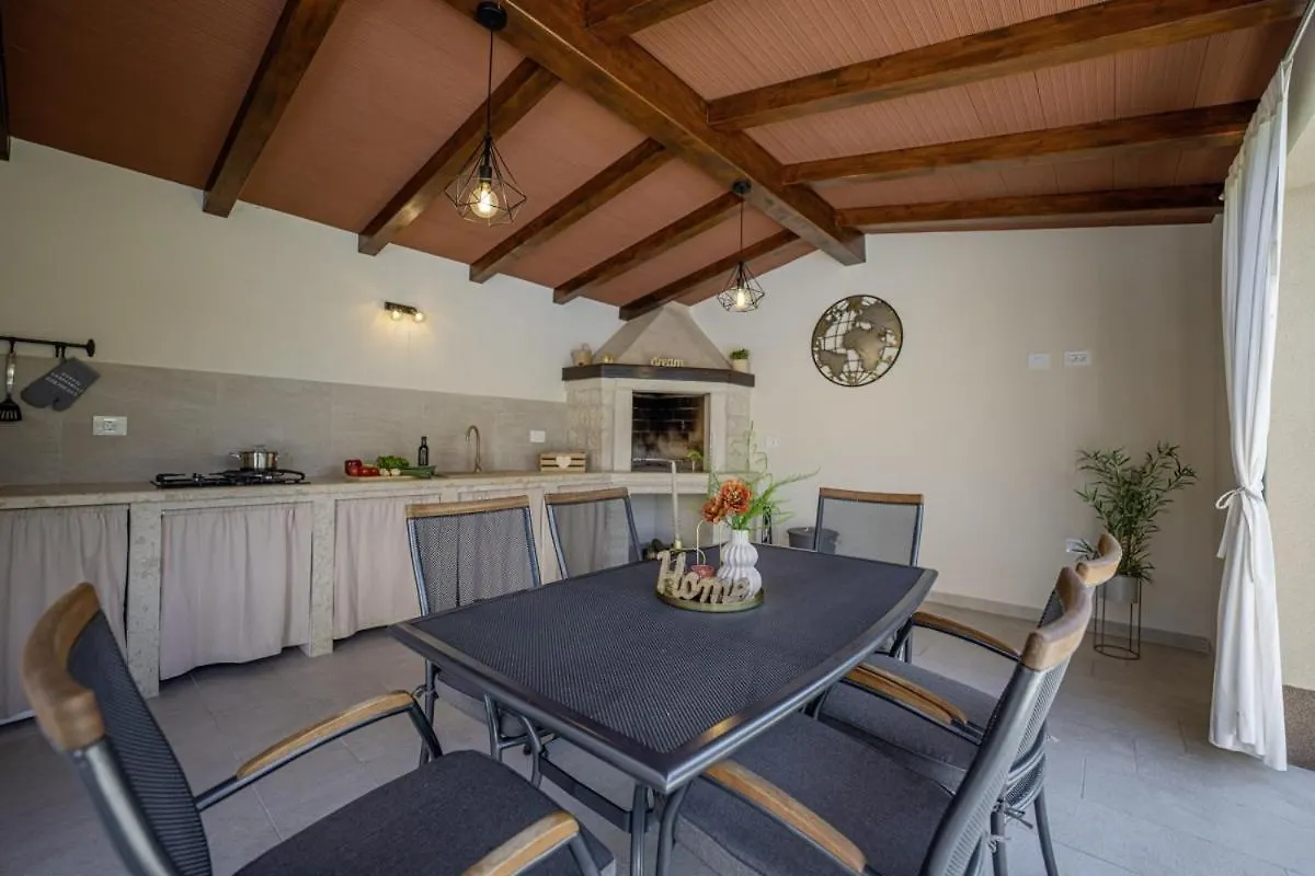 Villa Bozac In Cukrici - Haus Fuer 6 Personen Svetvinčenat Kroatië