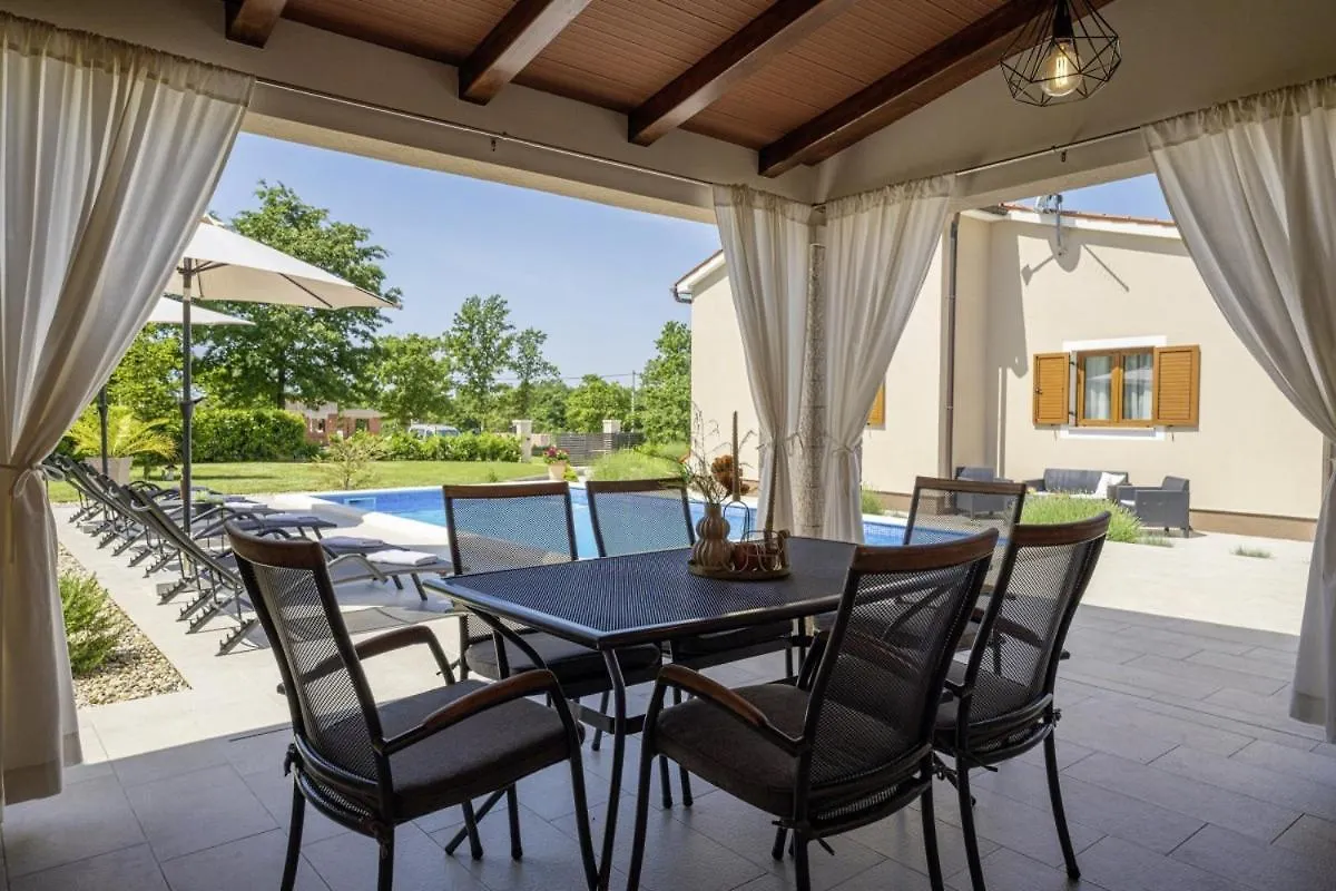 Villa Bozac In Cukrici - Haus Fuer 6 Personen Svetvinčenat